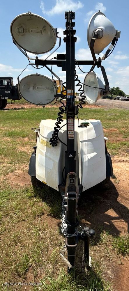 image for item EJ4663 2018 Generac Magnum light plant