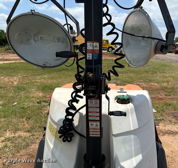 image for item EJ4663 2018 Generac Magnum light plant