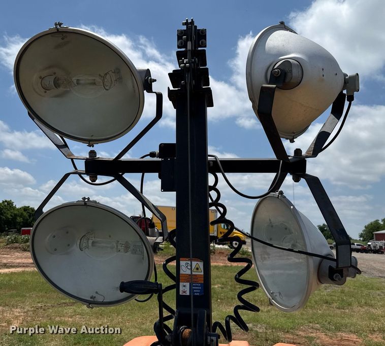 image for item EJ4663 2018 Generac Magnum light plant