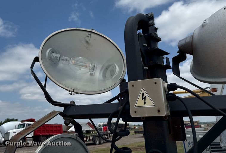 image for item EJ4663 2018 Generac Magnum light plant