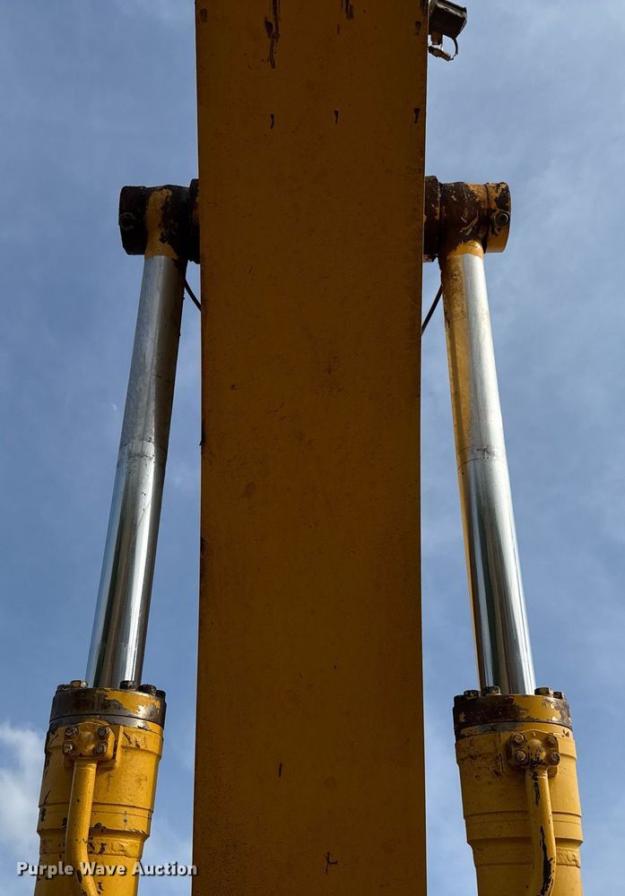 image for item EJ4670 2011 Komatsu PC350LC-8 excavator