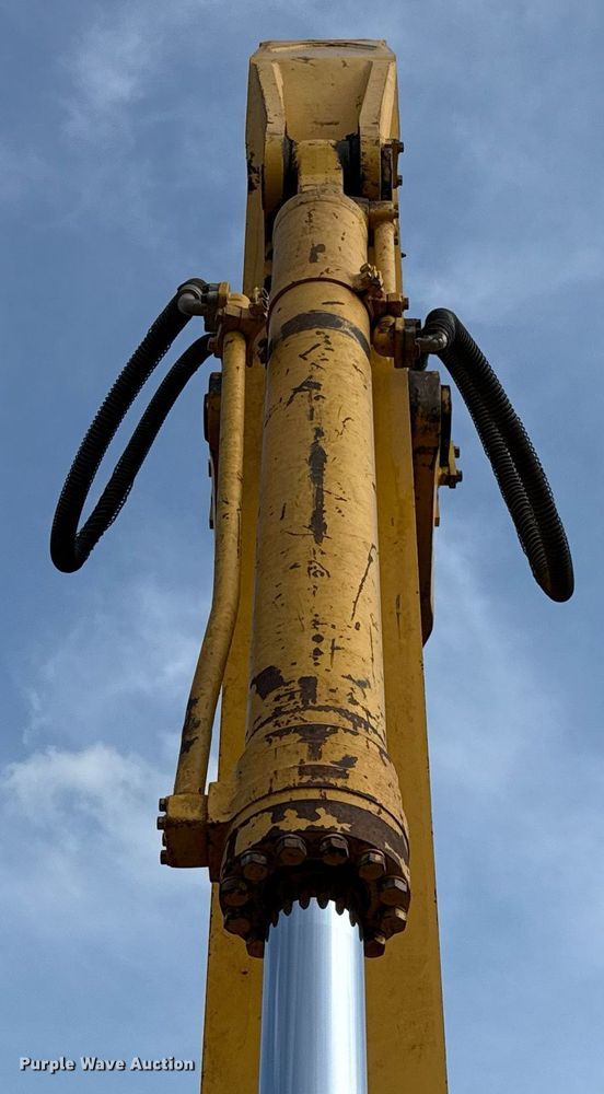 image for item EJ4670 2011 Komatsu PC350LC-8 excavator