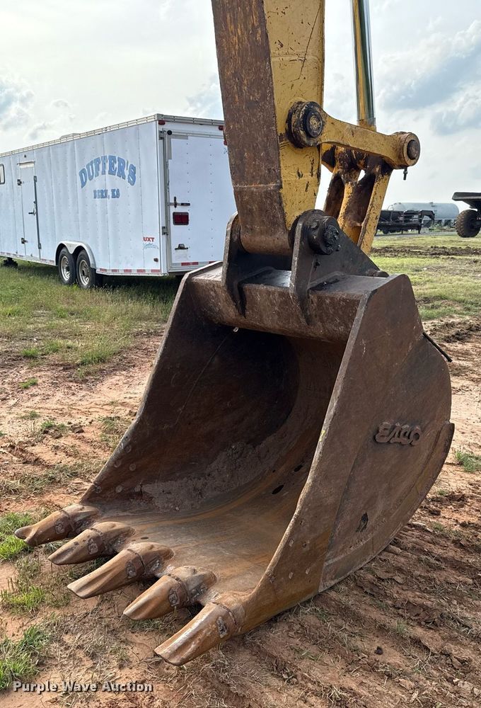 image for item EJ4670 2011 Komatsu PC350LC-8 excavator