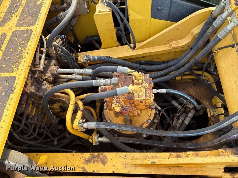 image for item EJ4670 2011 Komatsu PC350LC-8 excavator