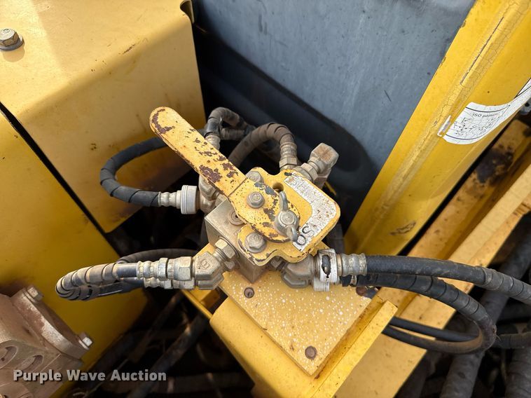 image for item EJ4670 2011 Komatsu PC350LC-8 excavator