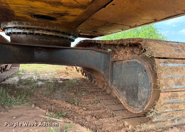 image for item EJ4670 2011 Komatsu PC350LC-8 excavator