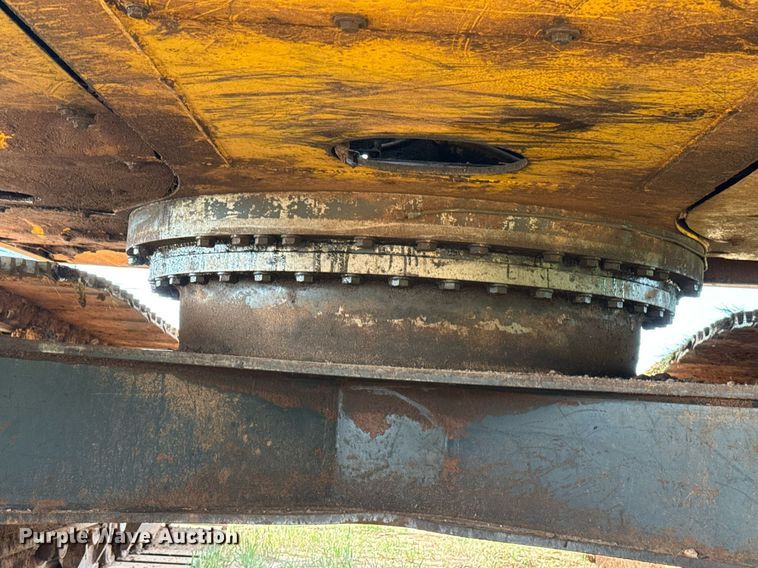 image for item EJ4670 2011 Komatsu PC350LC-8 excavator