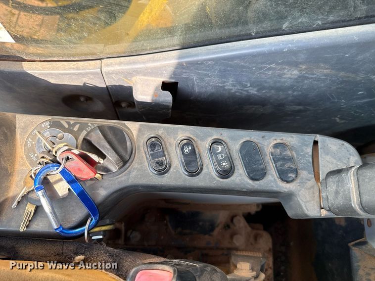 image for item EJ4670 2011 Komatsu PC350LC-8 excavator