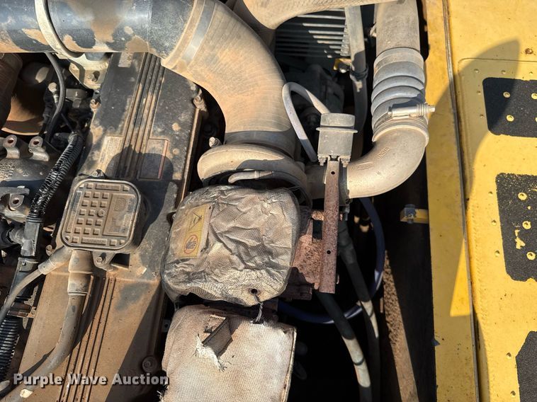 image for item EJ4670 2011 Komatsu PC350LC-8 excavator