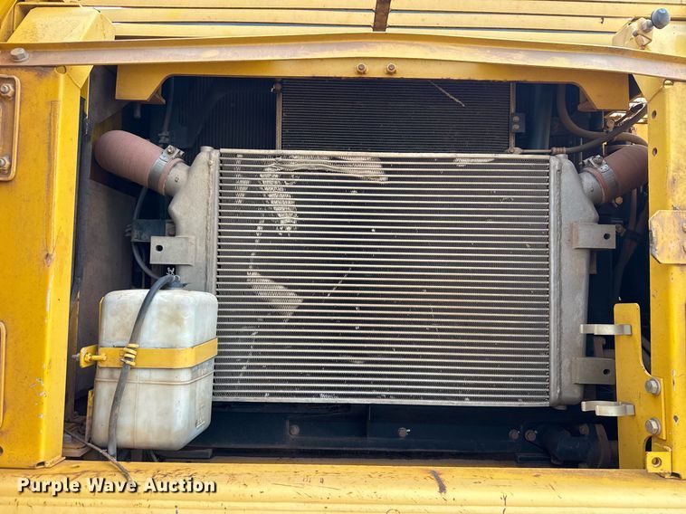 image for item EJ4670 2011 Komatsu PC350LC-8 excavator