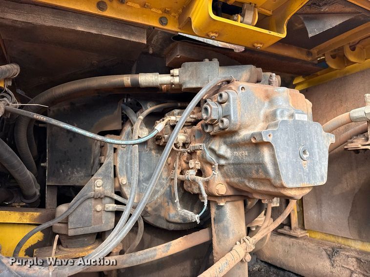 image for item EJ4670 2011 Komatsu PC350LC-8 excavator