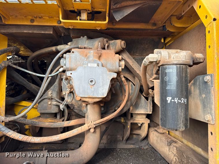 image for item EJ4670 2011 Komatsu PC350LC-8 excavator