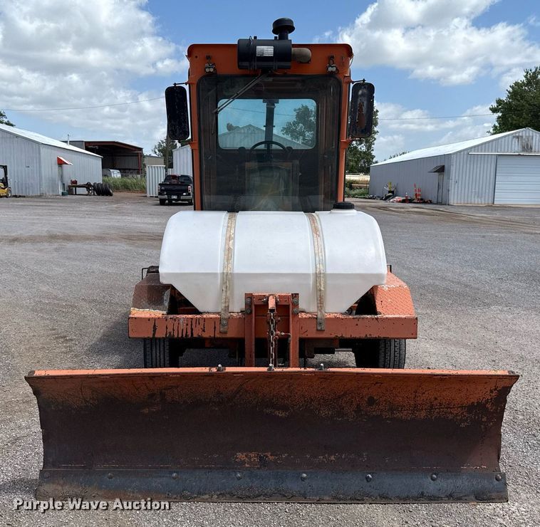 image for item EJ4673 2004 Broce RJ 350 broom