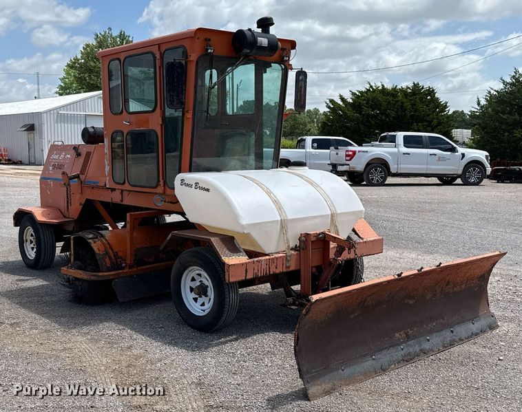 image for item EJ4673 2004 Broce RJ 350 broom