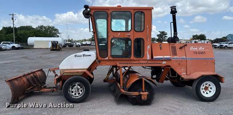 image for item EJ4673 2004 Broce RJ 350 broom