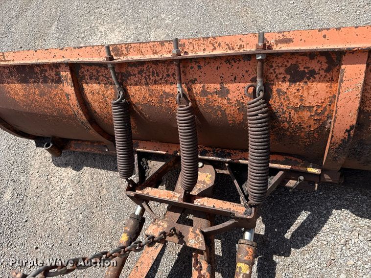 image for item EJ4673 2004 Broce RJ 350 broom