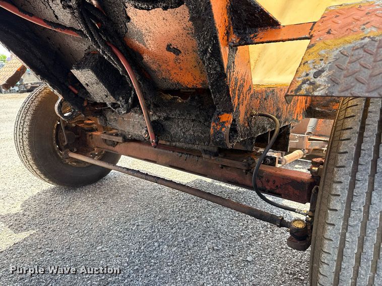 image for item EJ4673 2004 Broce RJ 350 broom