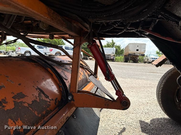 image for item EJ4673 2004 Broce RJ 350 broom