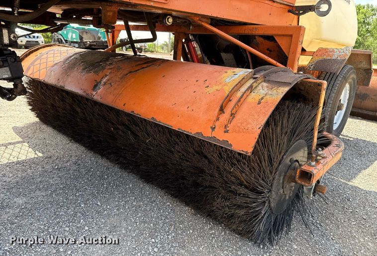 image for item EJ4673 2004 Broce RJ 350 broom