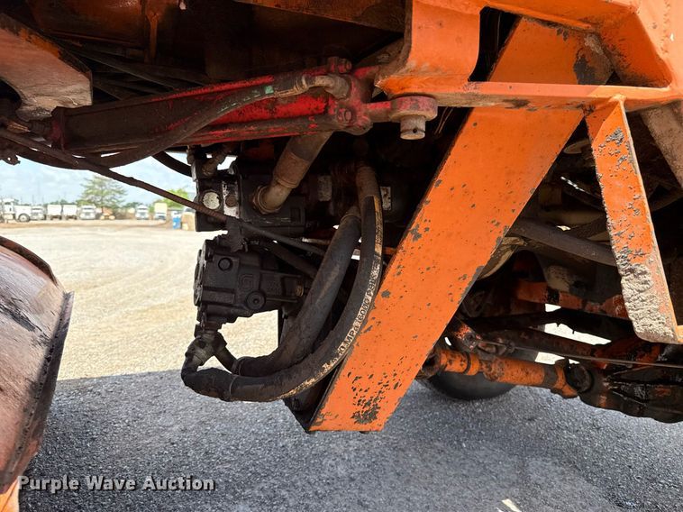 image for item EJ4673 2004 Broce RJ 350 broom