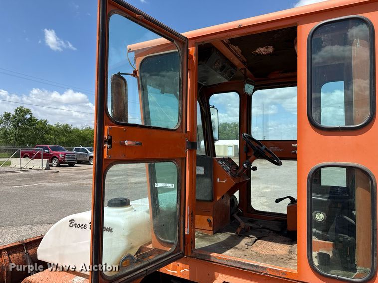 image for item EJ4673 2004 Broce RJ 350 broom