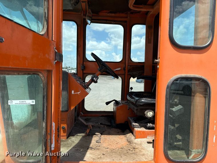 image for item EJ4673 2004 Broce RJ 350 broom