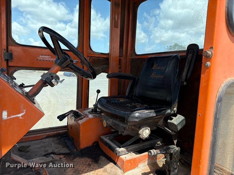 image for item EJ4673 2004 Broce RJ 350 broom