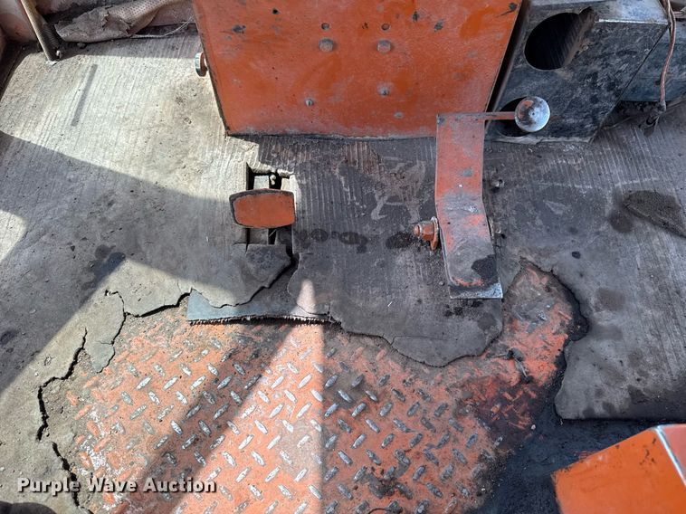 image for item EJ4673 2004 Broce RJ 350 broom