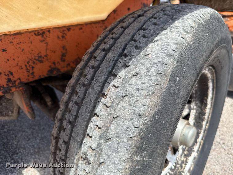 image for item EJ4673 2004 Broce RJ 350 broom