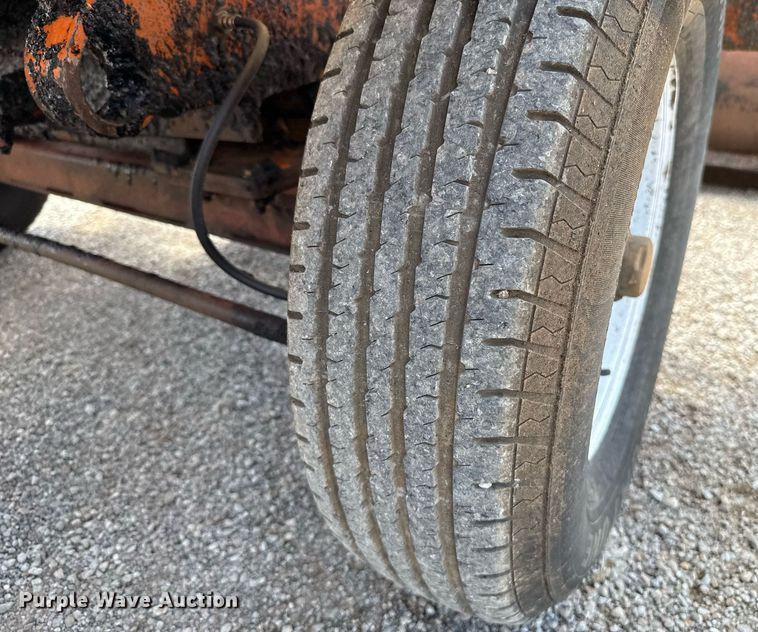 image for item EJ4673 2004 Broce RJ 350 broom