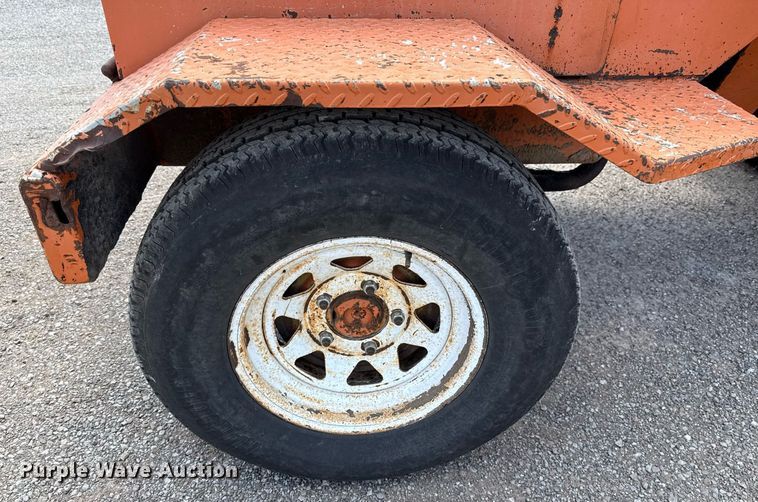 image for item EJ4673 2004 Broce RJ 350 broom