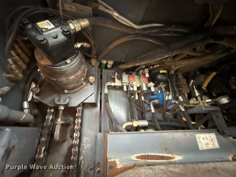 image for item EJ4676 2010 Vogele Vision 5200-2 paver