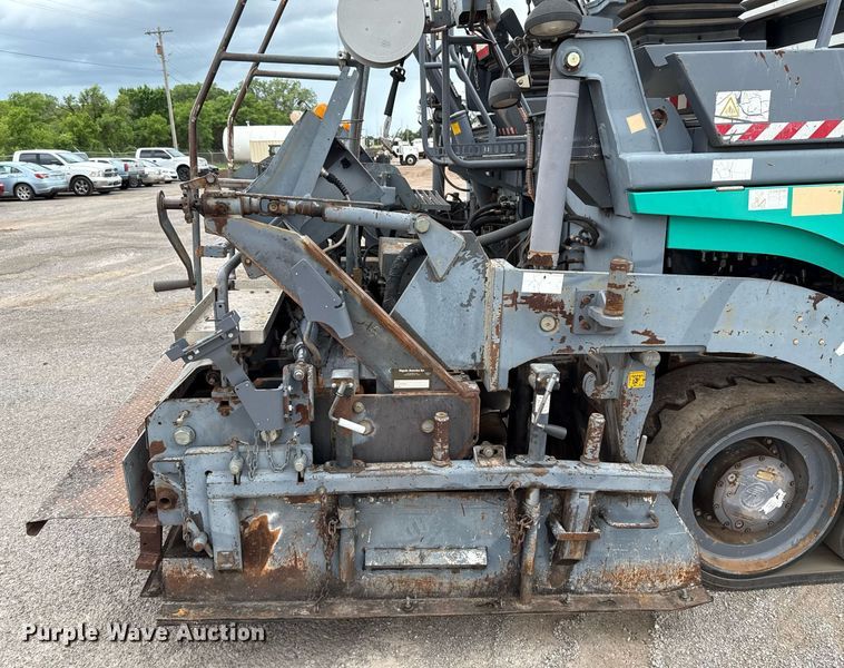 image for item EJ4676 2010 Vogele Vision 5200-2 paver