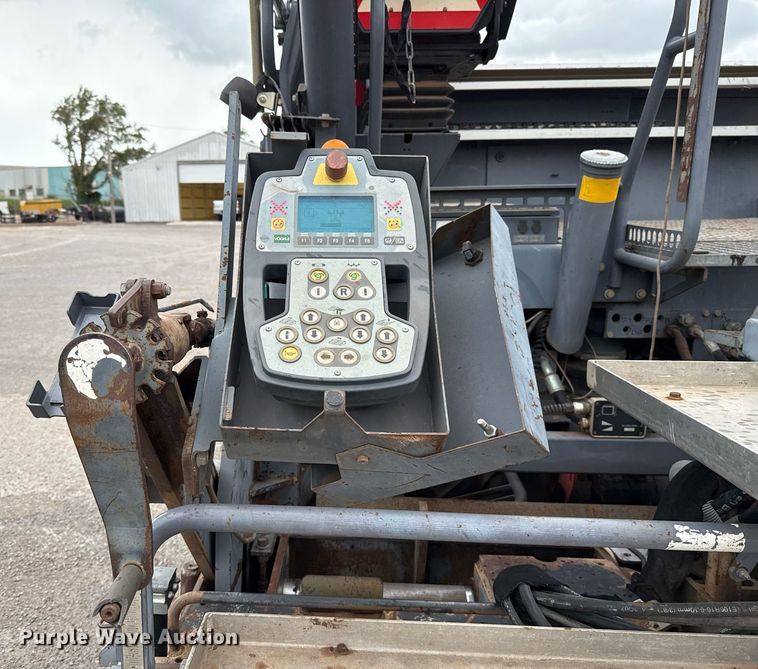 image for item EJ4676 2010 Vogele Vision 5200-2 paver