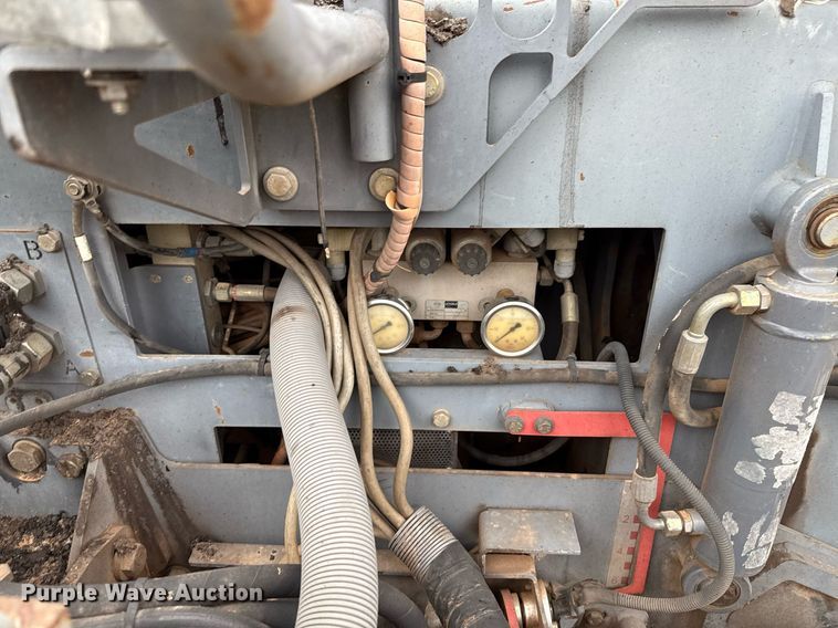 image for item EJ4676 2010 Vogele Vision 5200-2 paver