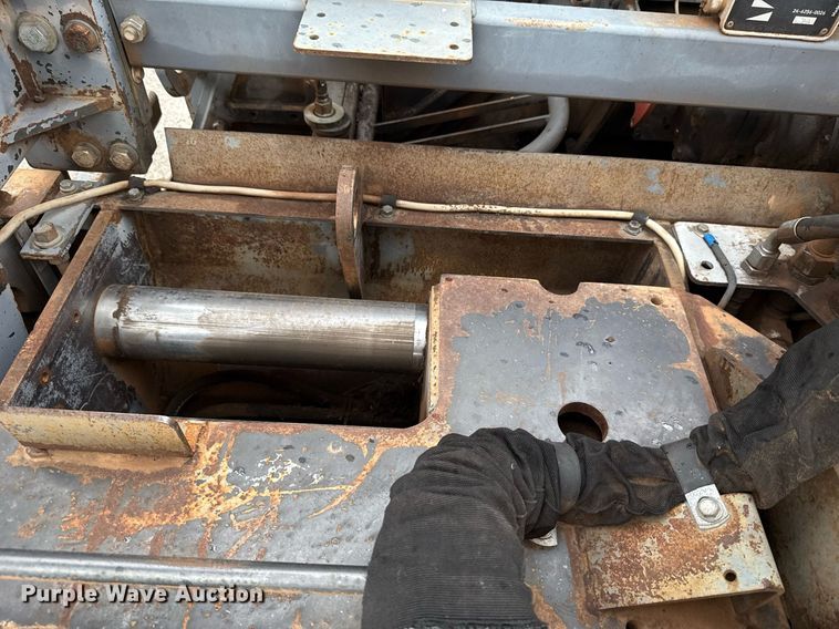 image for item EJ4676 2010 Vogele Vision 5200-2 paver