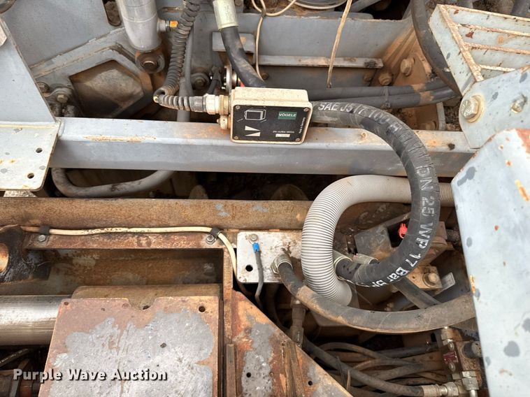 image for item EJ4676 2010 Vogele Vision 5200-2 paver