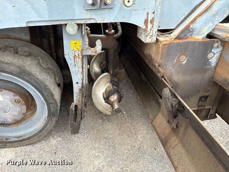 image for item EJ4676 2010 Vogele Vision 5200-2 paver