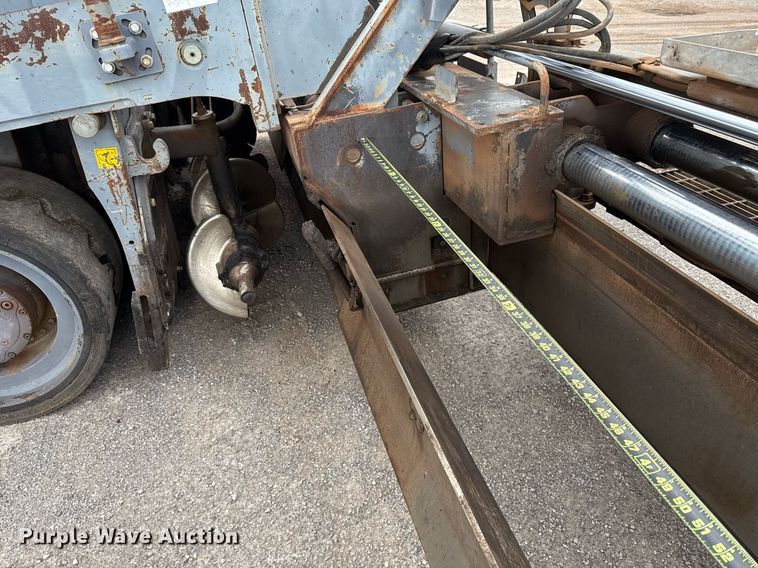 image for item EJ4676 2010 Vogele Vision 5200-2 paver