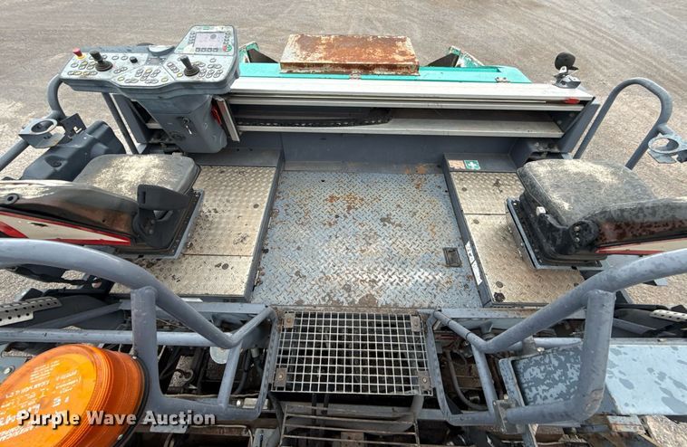 image for item EJ4676 2010 Vogele Vision 5200-2 paver