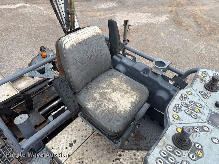 image for item EJ4676 2010 Vogele Vision 5200-2 paver