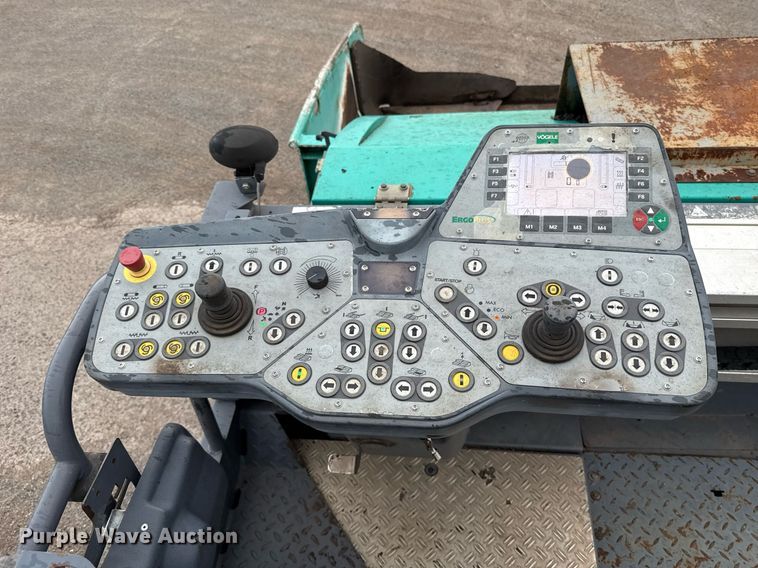 image for item EJ4676 2010 Vogele Vision 5200-2 paver