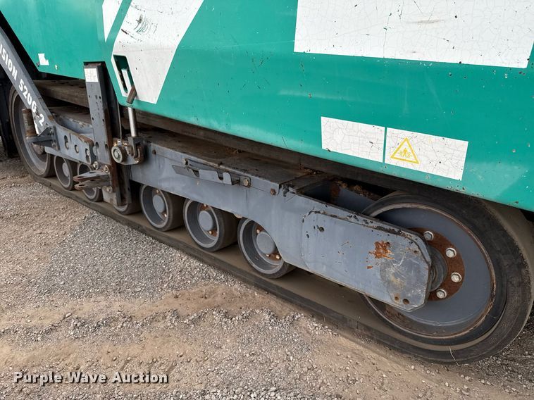image for item EJ4676 2010 Vogele Vision 5200-2 paver