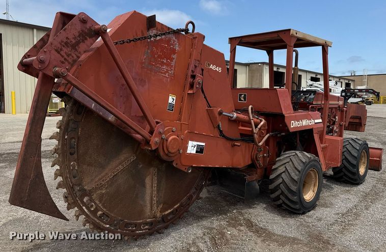 image for item EJ4680 1995 Ditch Witch 7610DD rock saw