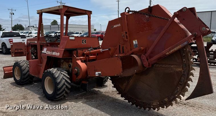 image for item EJ4680 1995 Ditch Witch 7610DD rock saw