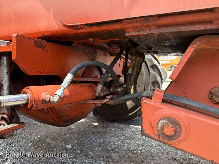 image for item EJ4680 1995 Ditch Witch 7610DD rock saw