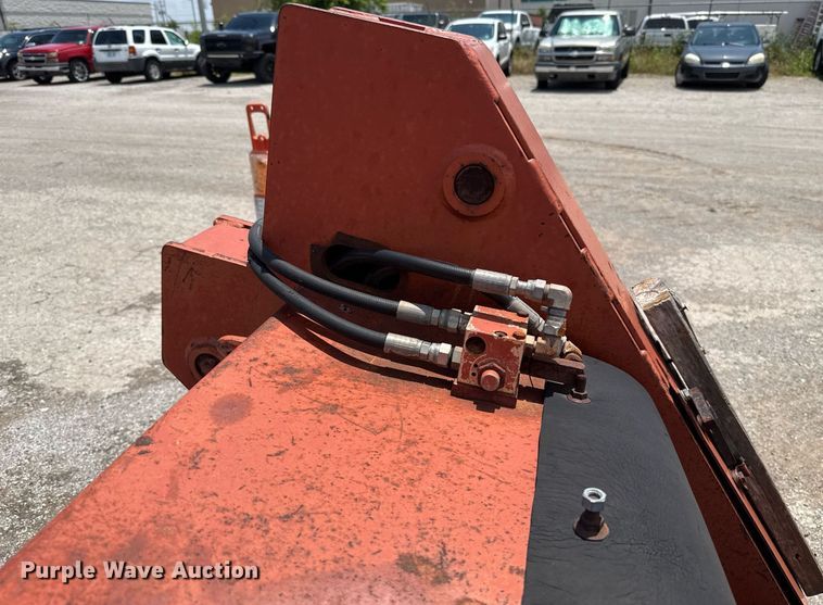 image for item EJ4680 1995 Ditch Witch 7610DD rock saw