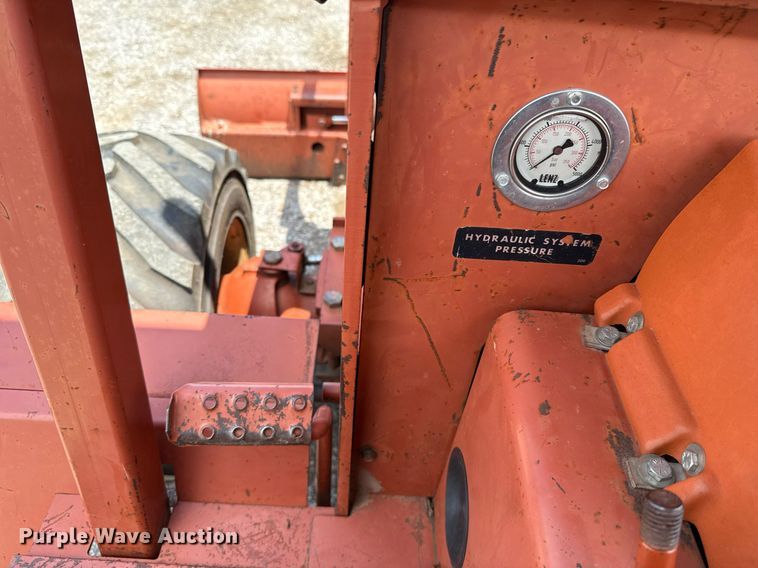 image for item EJ4680 1995 Ditch Witch 7610DD rock saw