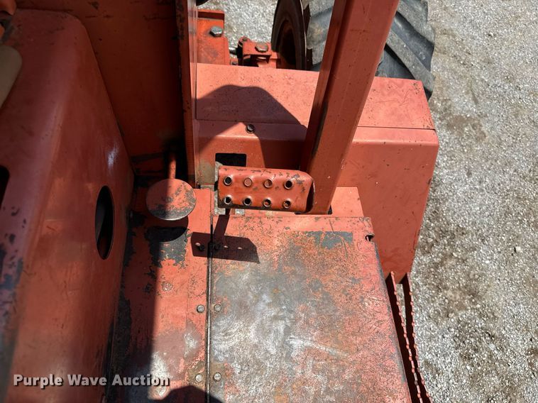 image for item EJ4680 1995 Ditch Witch 7610DD rock saw