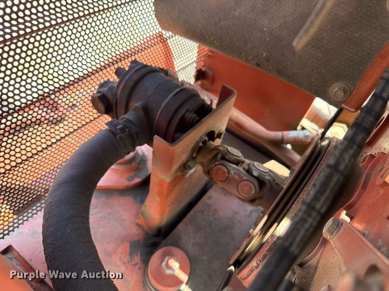 image for item EJ4680 1995 Ditch Witch 7610DD rock saw